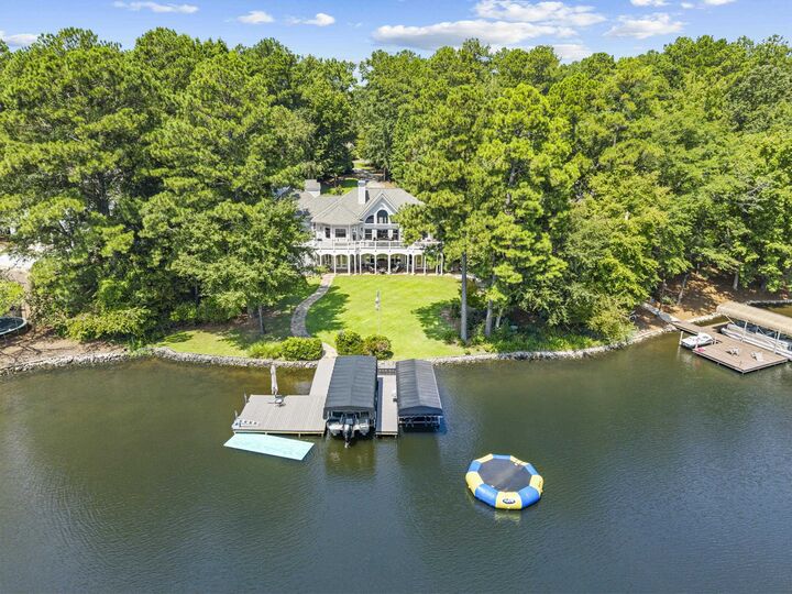 Property Photo: 1080 Shoal Creek Court GA 30642