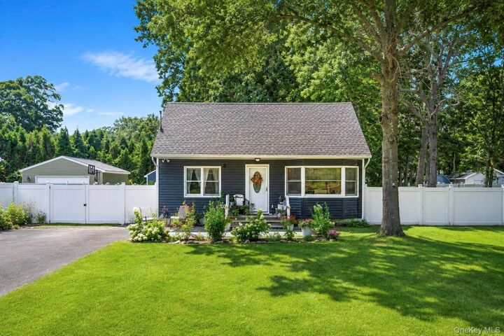 Property Photo:  51 Roberts Road W  NY 11967 