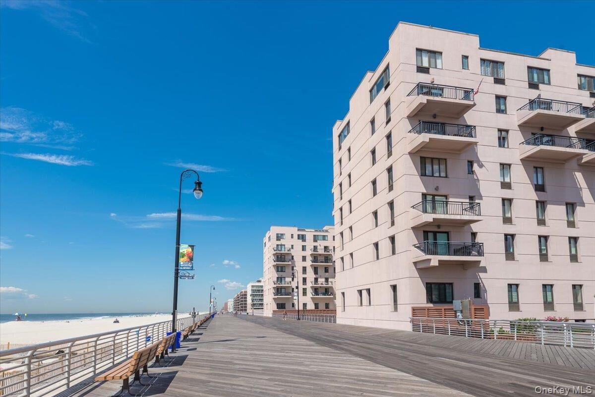 Property Photo: 100 W Broadway 3J NY 11561