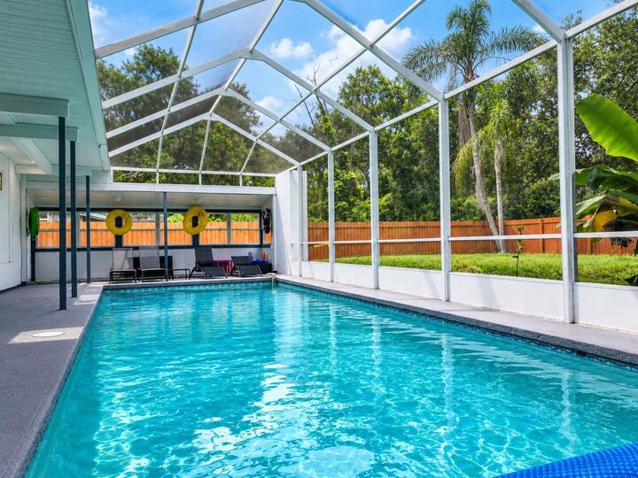 Property Photo:  111 Oak Lee Drive  FL 33548 