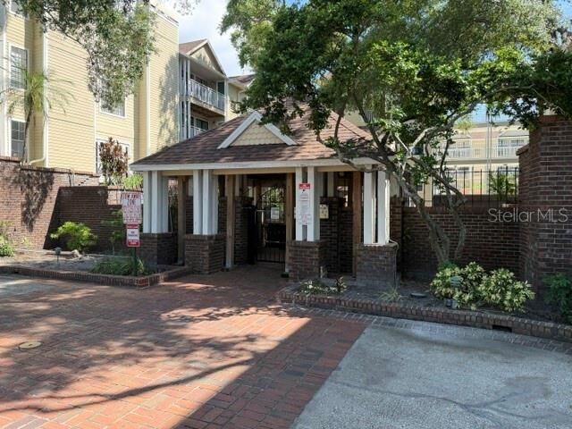 Property Photo:  1000 W Horatio Street 226  FL 33606 