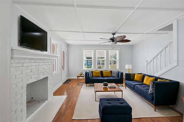 Property Photo: 10 Plaza Street E FL 34208