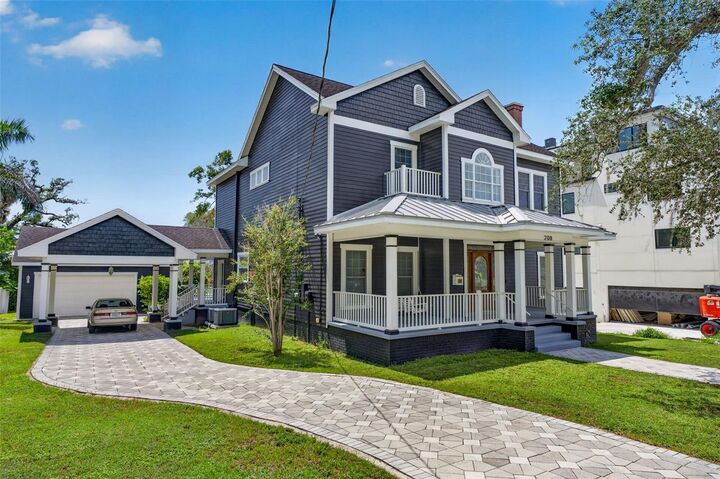 Property Photo:  208 W Ross Avenue  FL 33602 