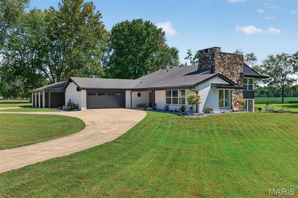 Property Photo:  13750 Kayser Road  IL 62249 