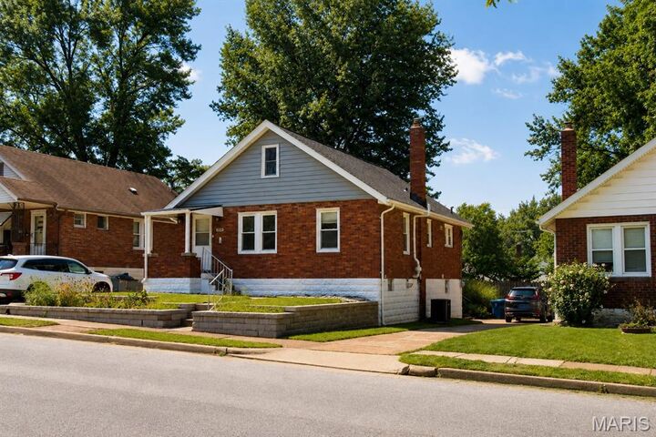 Property Photo:  3519 Roy Avenue  MO 63114 