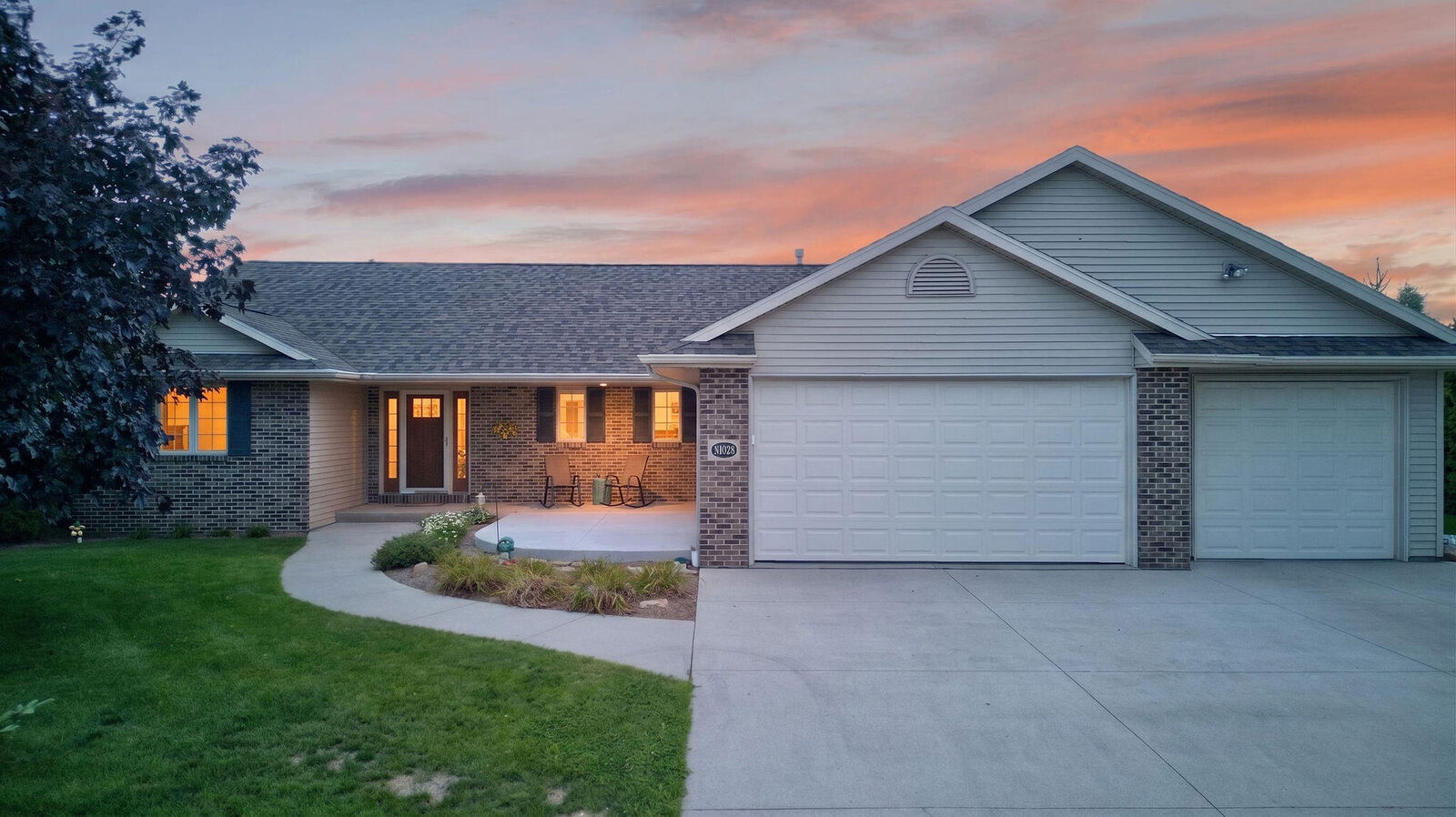 Property Photo: N3032 Dykstra Rd WI 53093