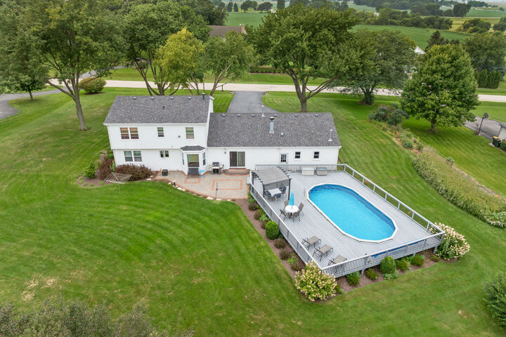 Property Photo: 15N133 Shirewood Farm Road IL 60140