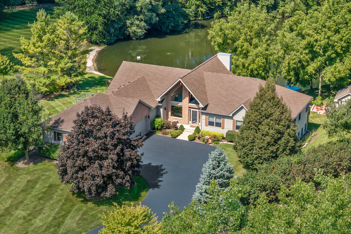 Property Photo:  16002 Lerita Court  IL 60142 