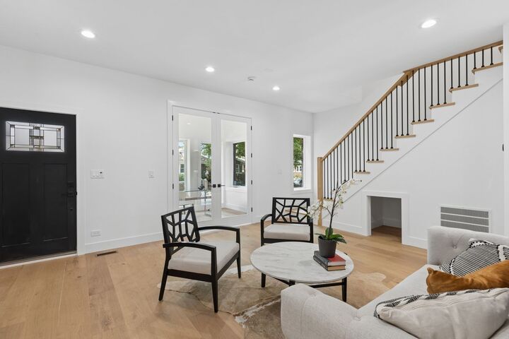 Property Photo: 4941 N Kildare Avenue IL 60630
