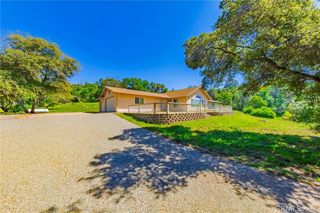 Property Photo:  33322 Lucky Ridge  CA 93614 