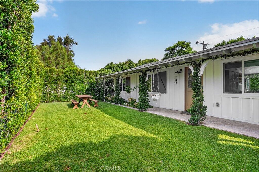 Property Photo:  184 E Bay  CA 92627 