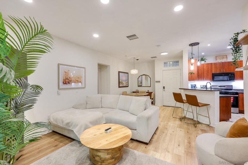 Property Photo:  1465 C St 3310  CA 92101 