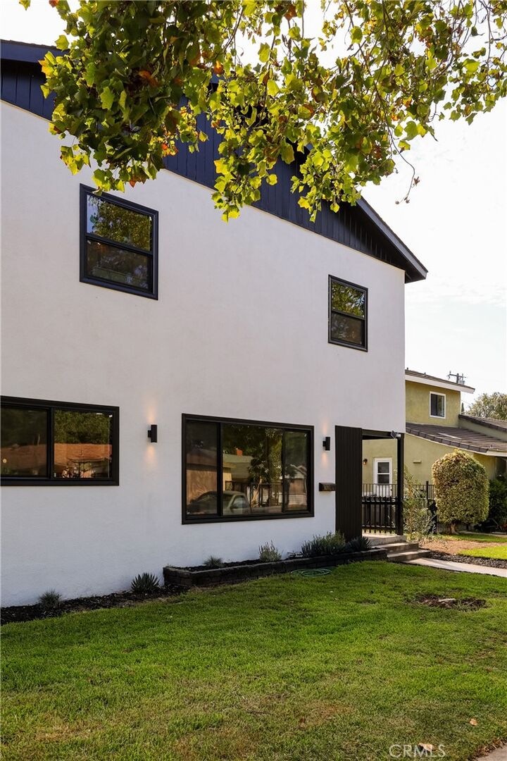 Property Photo:  2409 N Hesperian Street  CA 92706 
