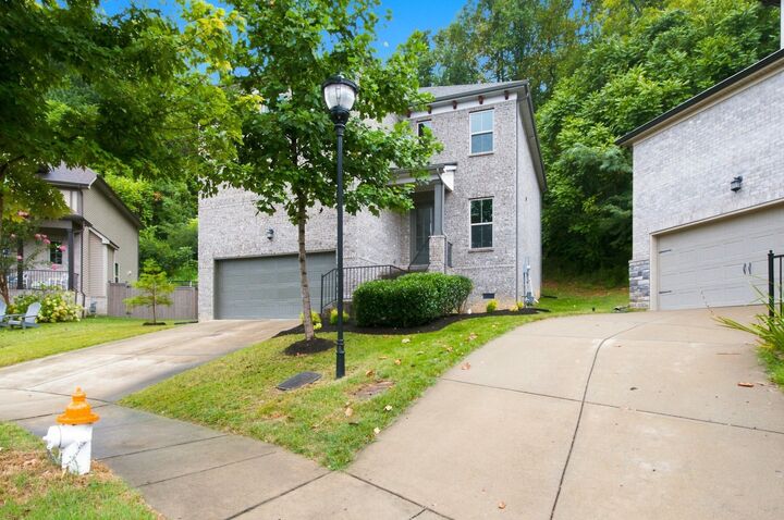 Property Photo: 1457 Scarcroft Ln TN 37221