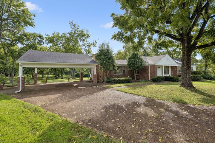 Property Photo:  2809 Lincoya Dr  TN 37214 