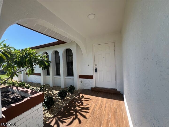 Property Photo:  231 SW 33rd Street  FL 33914 