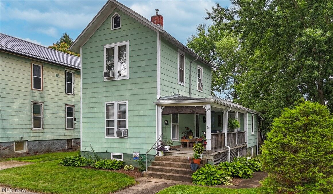 Property Photo:  318 Harmar Street  OH 45750 