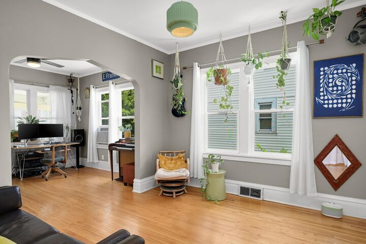 Property Photo:  846 Charles Avenue  MN 55104 