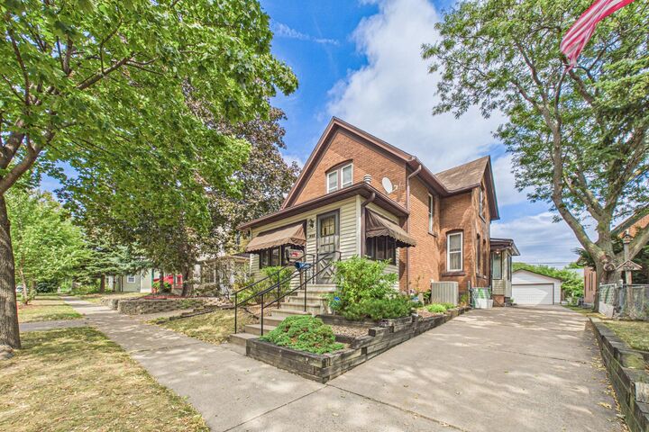 Property Photo:  992 Matilda Street  MN 55117 
