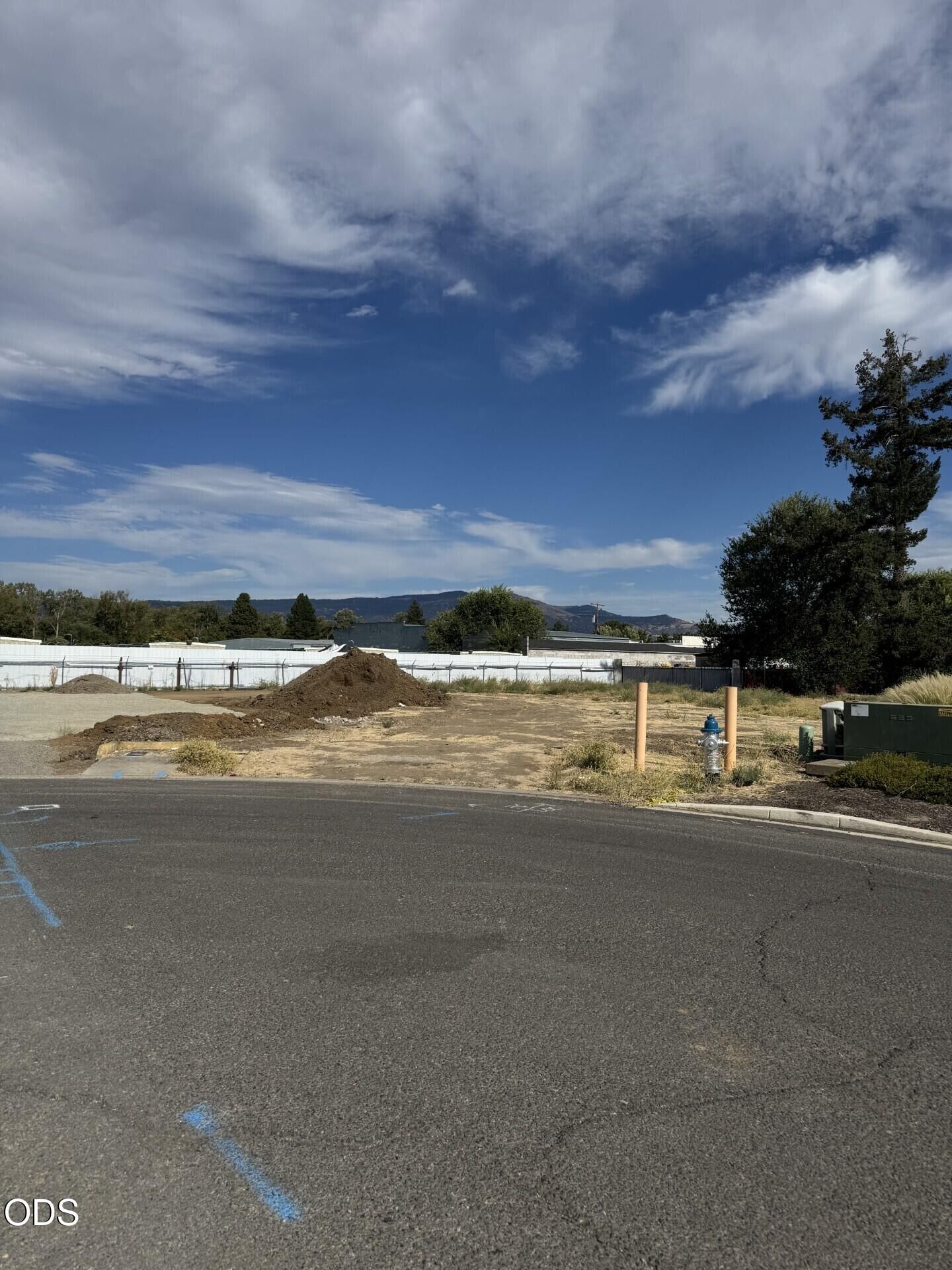 Property Photo: 260 Commercial Court OR 97501
