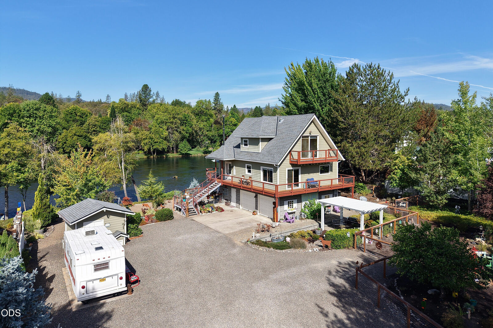 Property Photo:  20551 Highway 62  OR 97539 