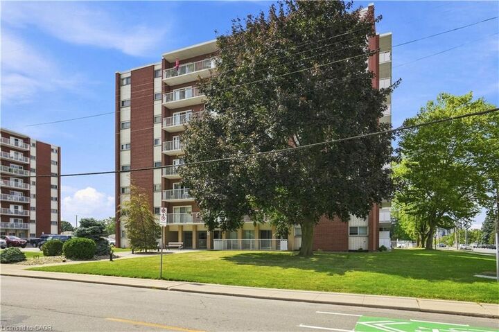 Property Photo:  8 Woodman Drive S 208  ON L8K 4C9 