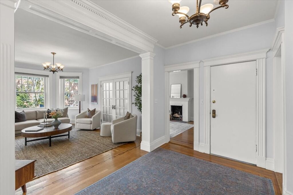 Property Photo:  47 Alton Pl 3  MA 02446 