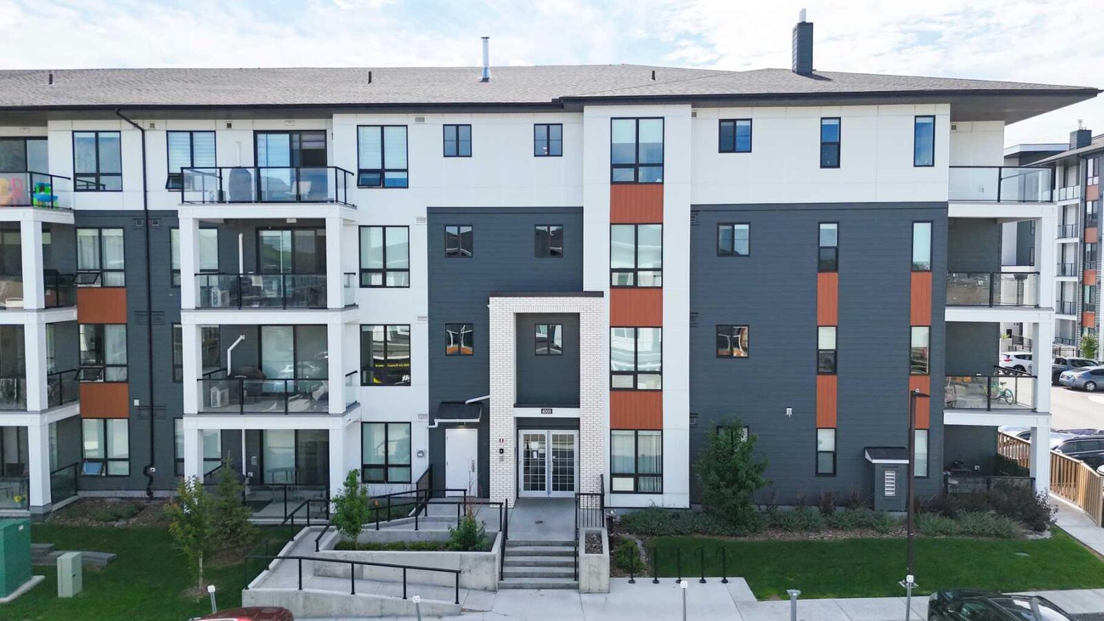 Property Photo:  15 Sage Meadows Landing NW 4308  AB T3P 1E5 