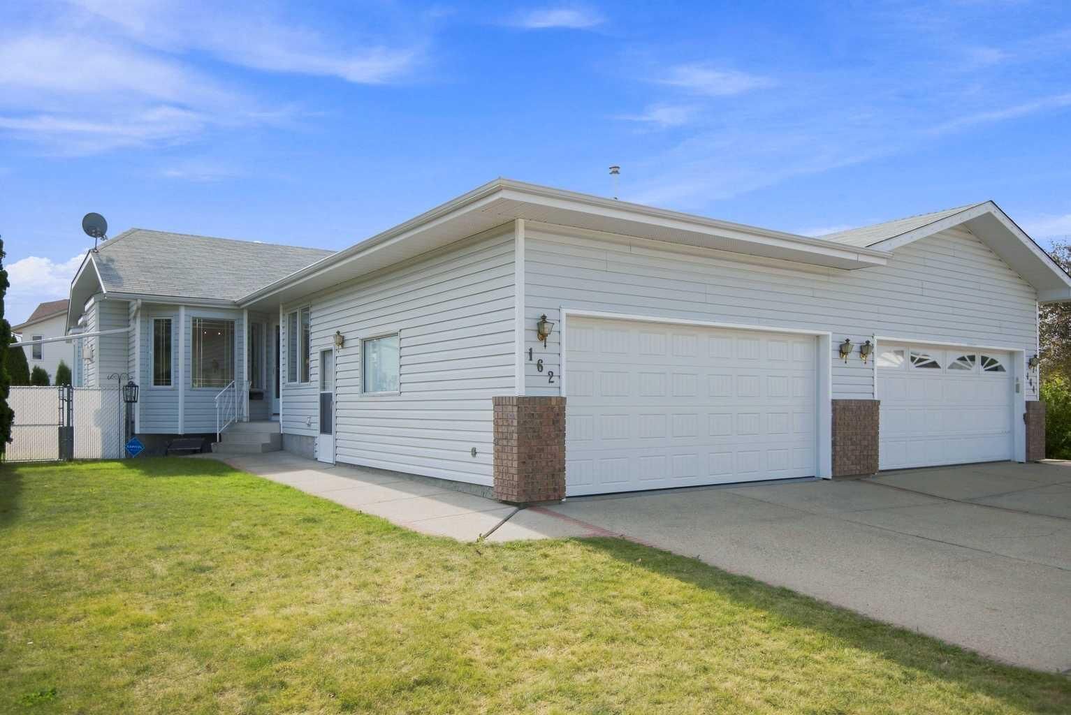 Property Photo:  162 Doran Crescent  AB T4R 2M6 