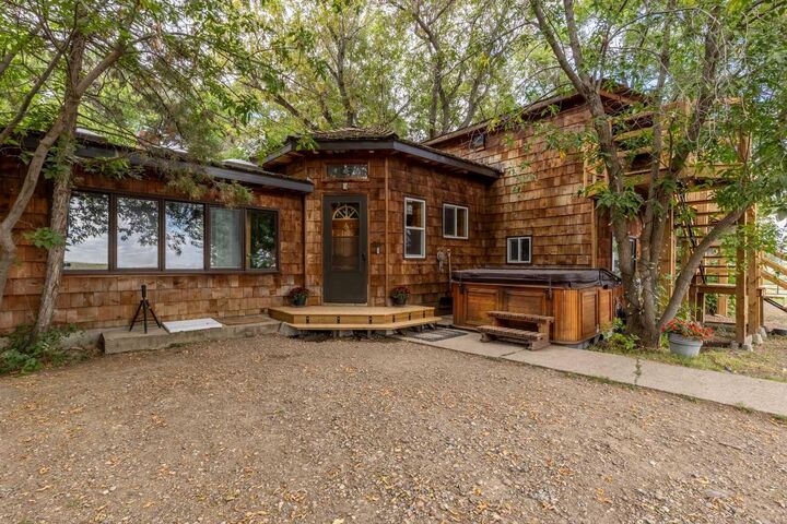 Property Photo: 6 92075 Hwy-25 AB T0L 0V0