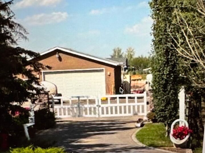 Property Photo:  241A Township Road Road 280142  AB T1X 0M5 