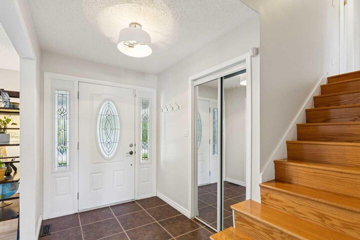 Property Photo:  1515 Lake Bonavista Drive SE  AB T2J 2X8 