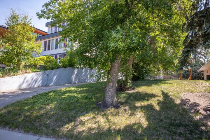 Property Photo: 1308 17A Street NW AB T2N 2E9
