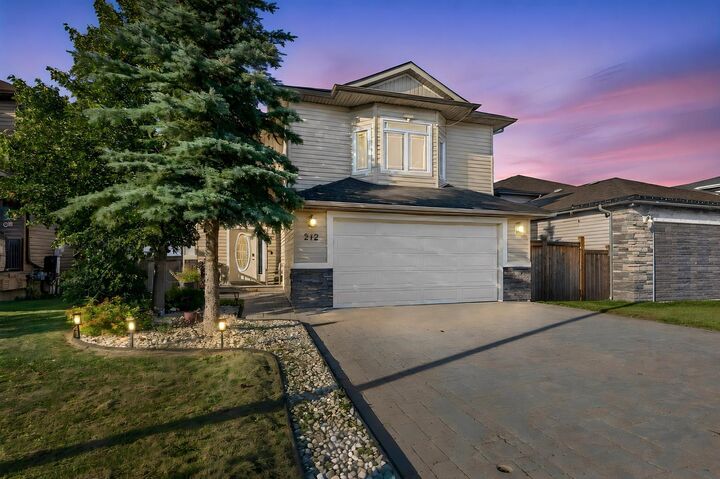 212 Merganser Crescent — photo 1
