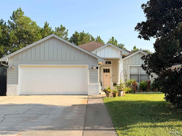 Property Photo: 2545 Hartman Ct FL 32566