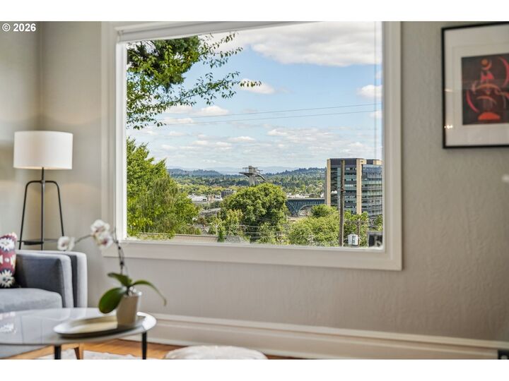 Property Photo: 3611 SW Condor Ave OR 97239