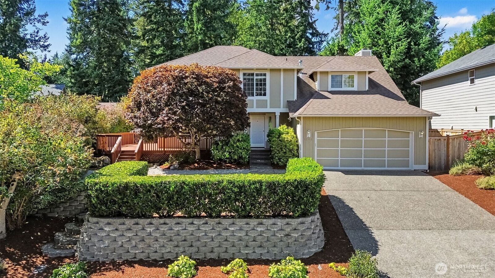 Property Photo: 12916 NE 203rd Ct WA 98072