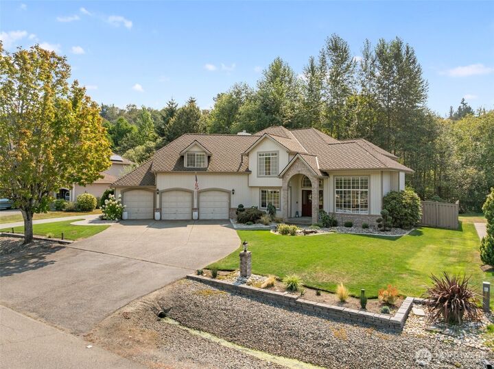 Property Photo:  18423 SE 277th Place  WA 98042 