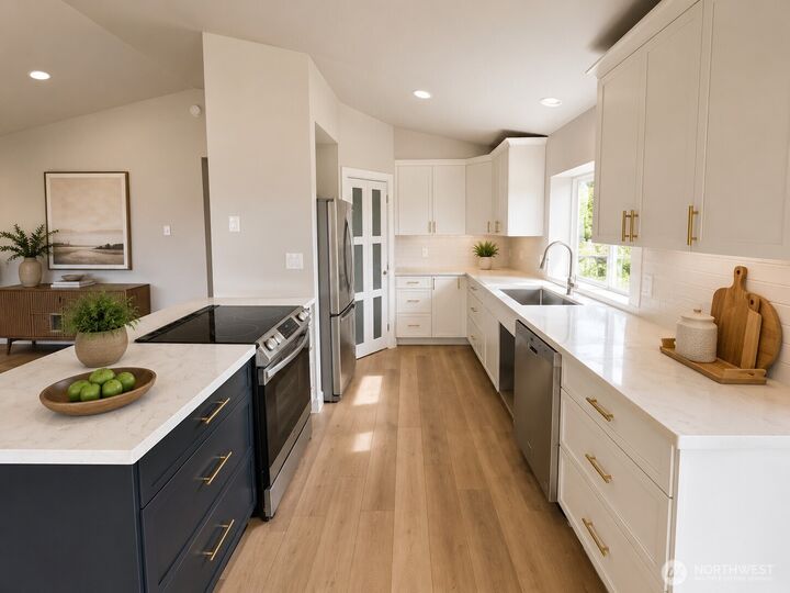 Property Photo: 939 James Way WA 98282