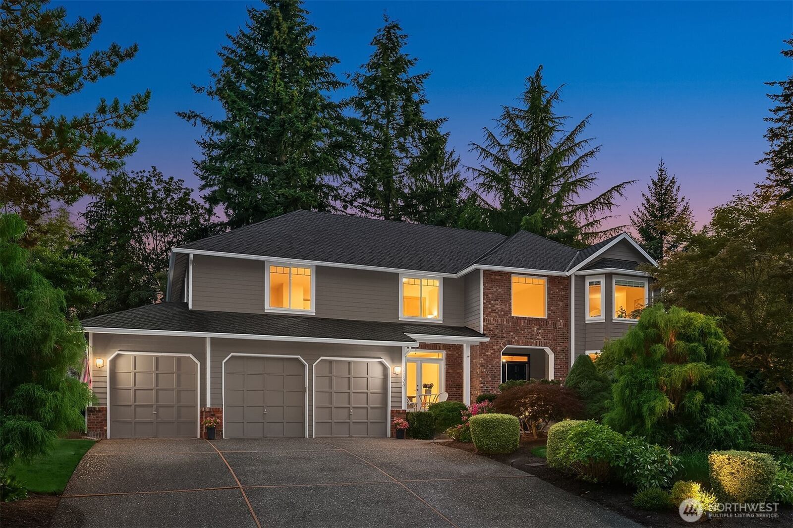 Property Photo: 7733 235th Place NE WA 98053