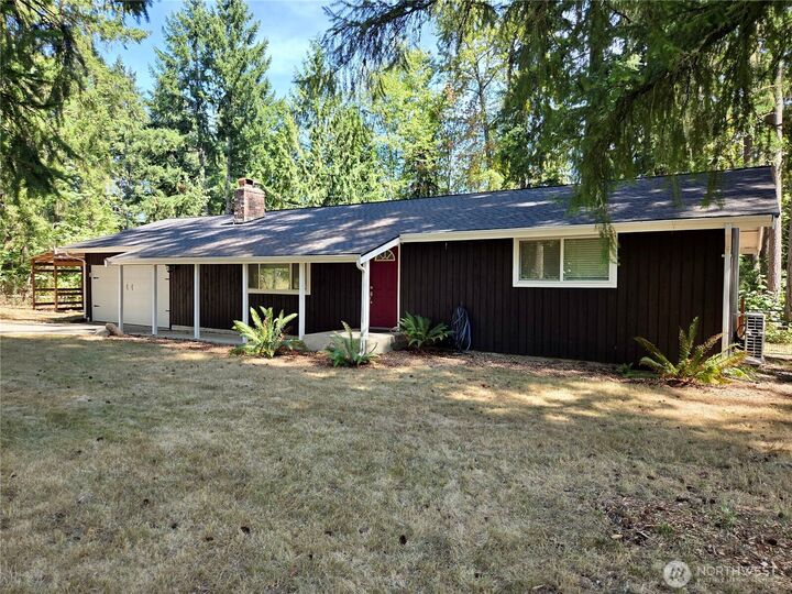 Property Photo: 31719 41st Avenue E WA 98328
