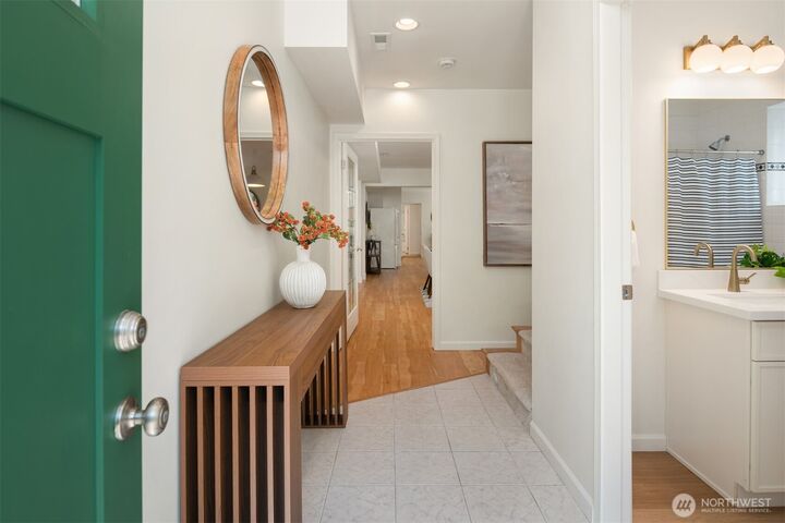 Property Photo:  6516  24th Avenue SW  WA 98106 