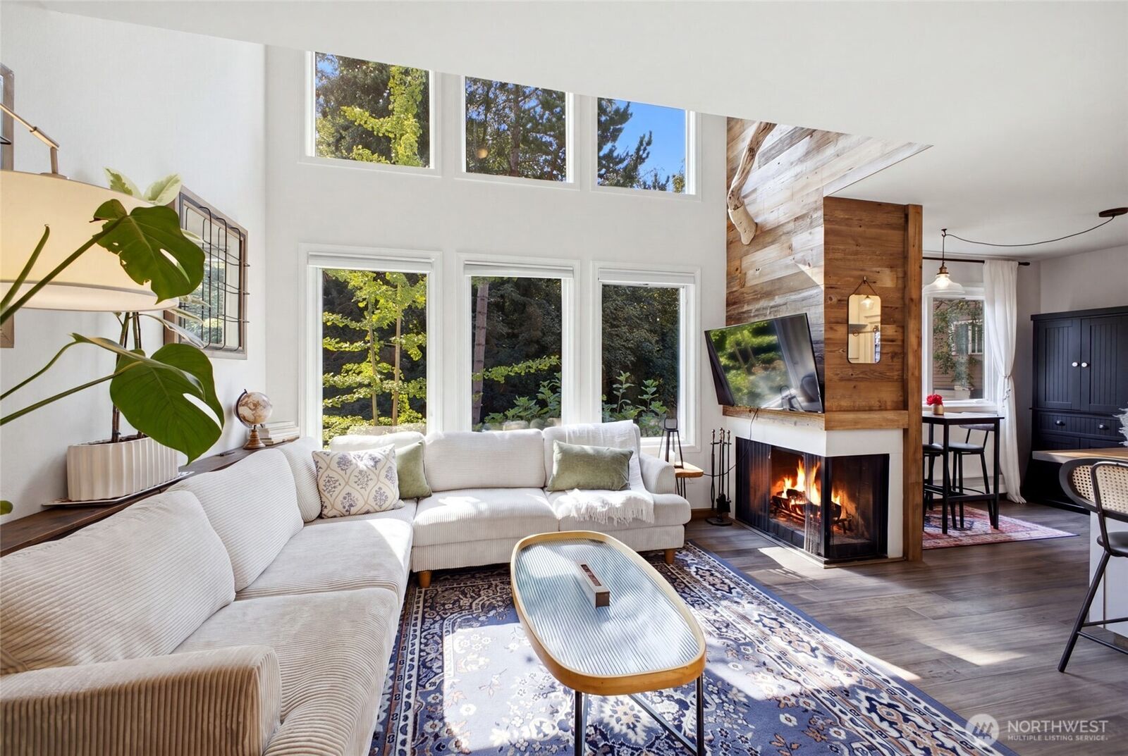 Property Photo:  3423 W Government Way 4  WA 98199 