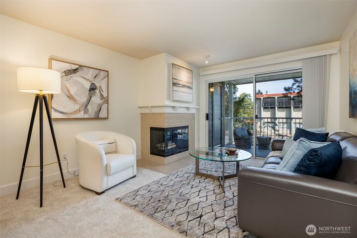 Property Photo: 300 N 130th Street 7105 WA 98133