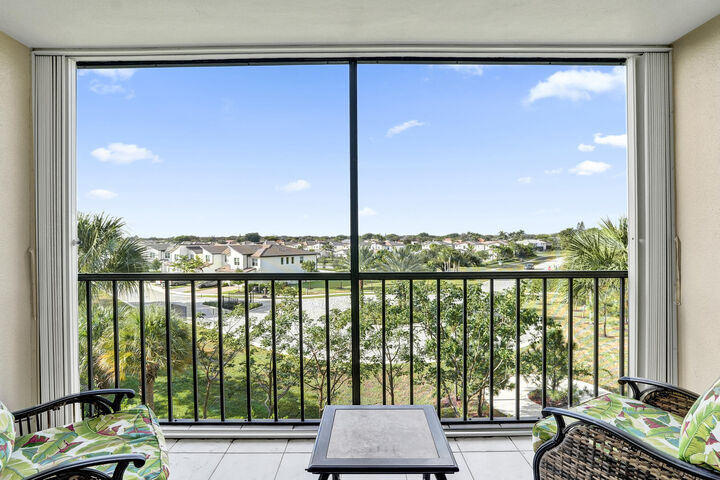 Property Photo:  5951 Wellesley Park Drive 405  FL 33433 