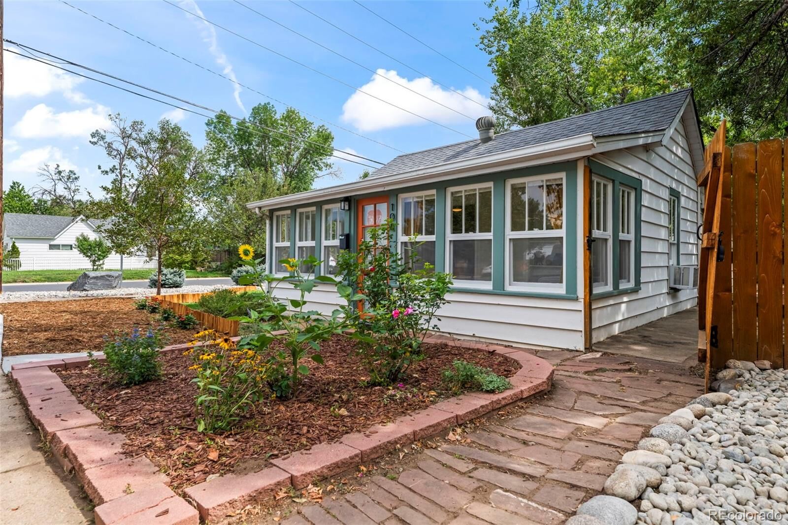 Property Photo:  108 E Chester Street  CO 80026 