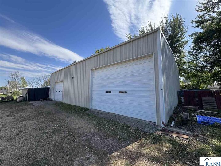 Property Photo: 209 S Teal Street MN 56048