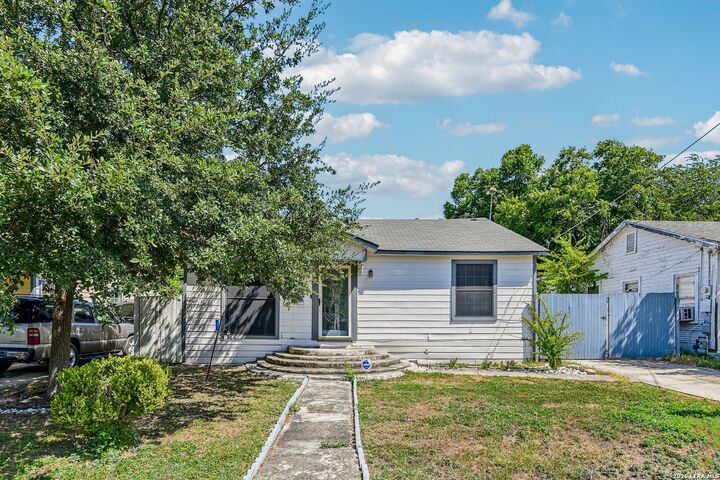 Property Photo:  929 Santa Monica St  TX 78201 