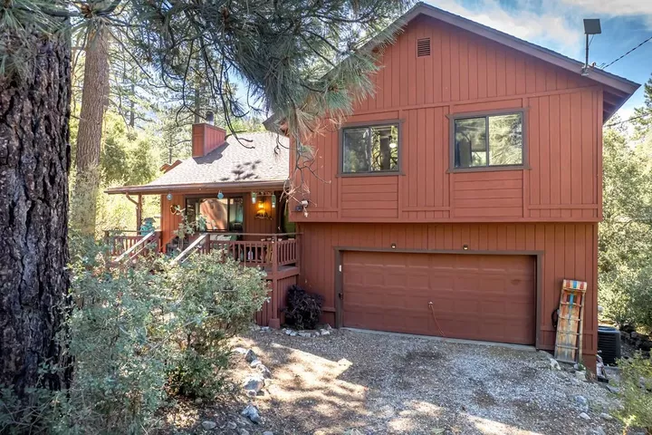 Property Photo: 1905 Matterhorn CA 93222