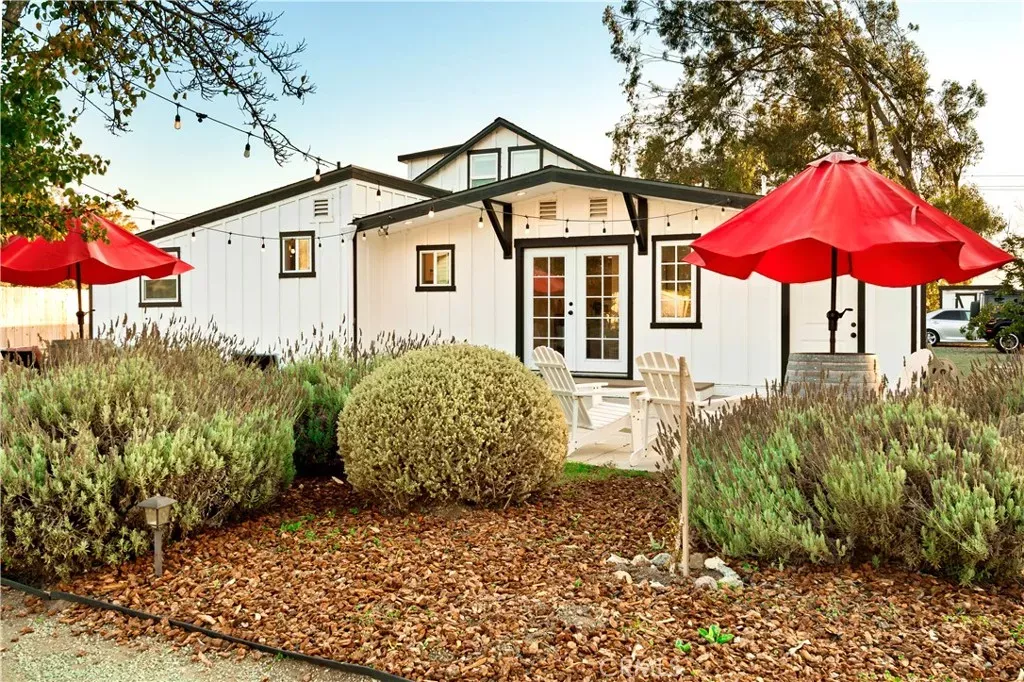 Property Photo:  52 Oconnor  CA 93405 